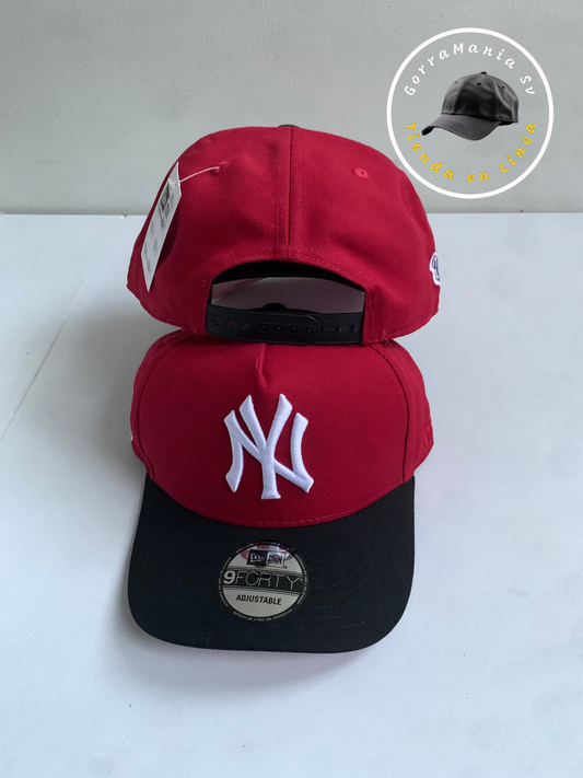 Gorra NY Roja con Visera Negra