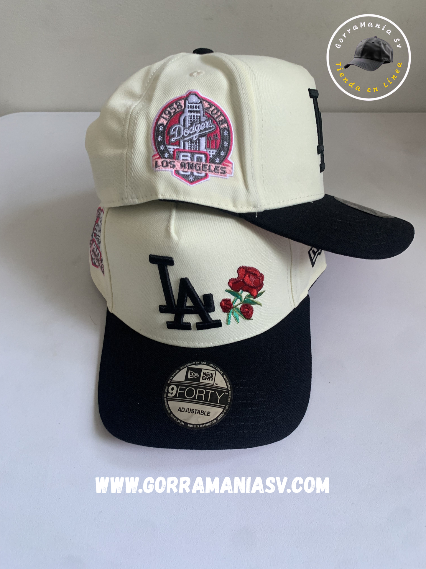 Gorra Premium LA Two-Tone: Estilo Urbano con Bordado de Rosa