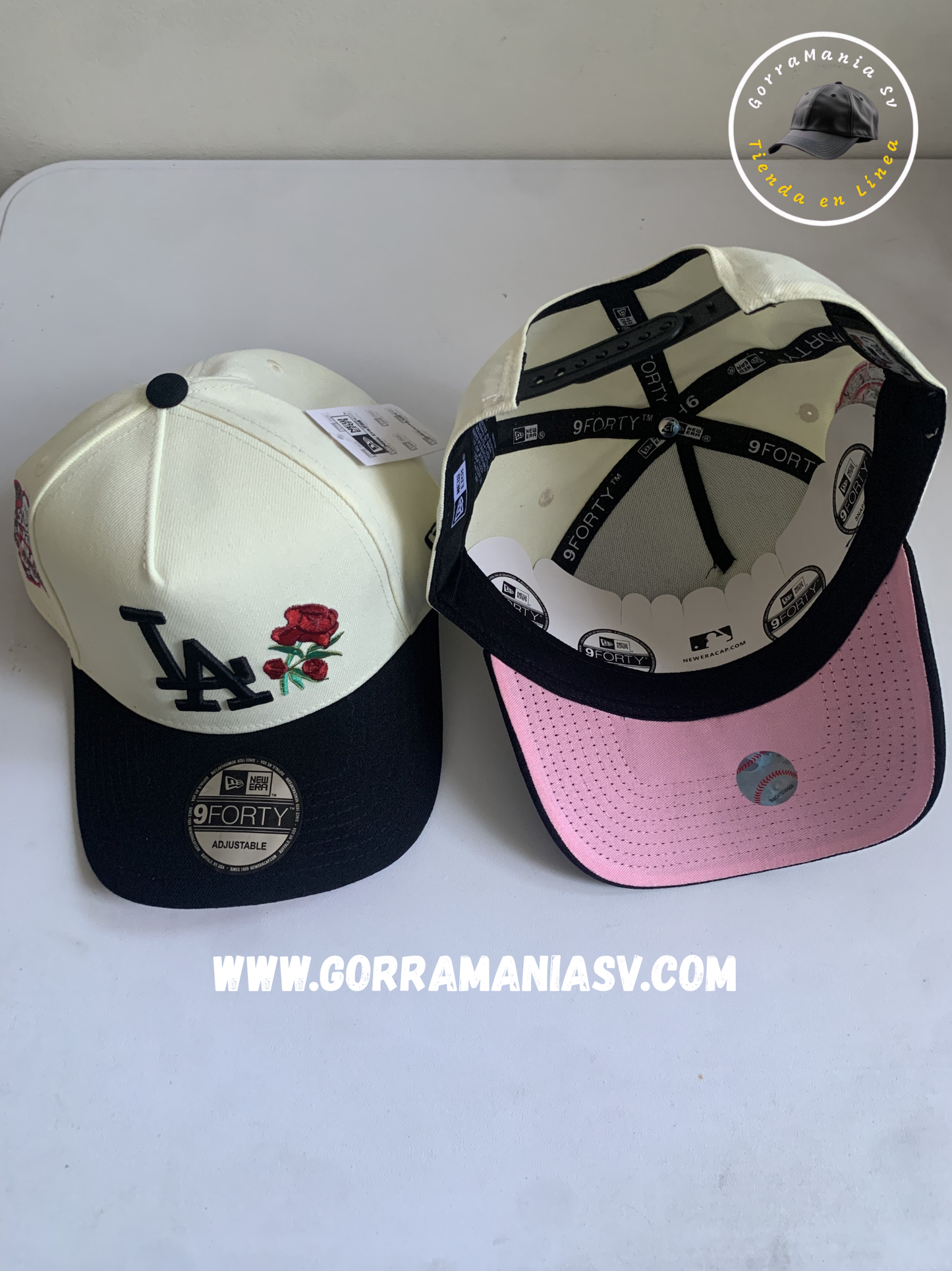 Gorra Premium LA Two-Tone: Estilo Urbano con Bordado de Rosa