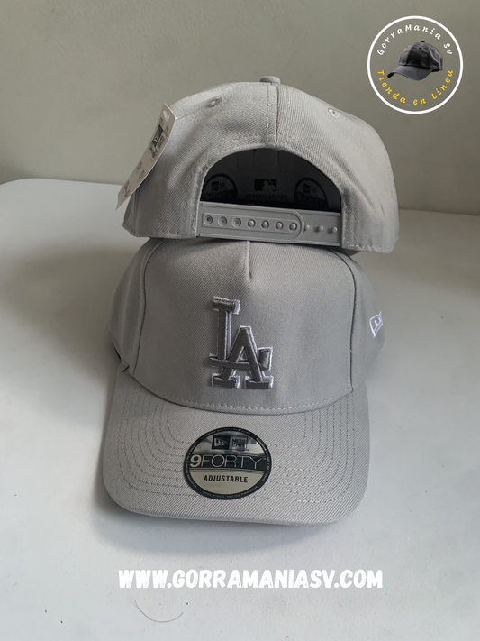 Gorra Premium LA Monochrome - Edición "Grey on Grey" Soft Steel