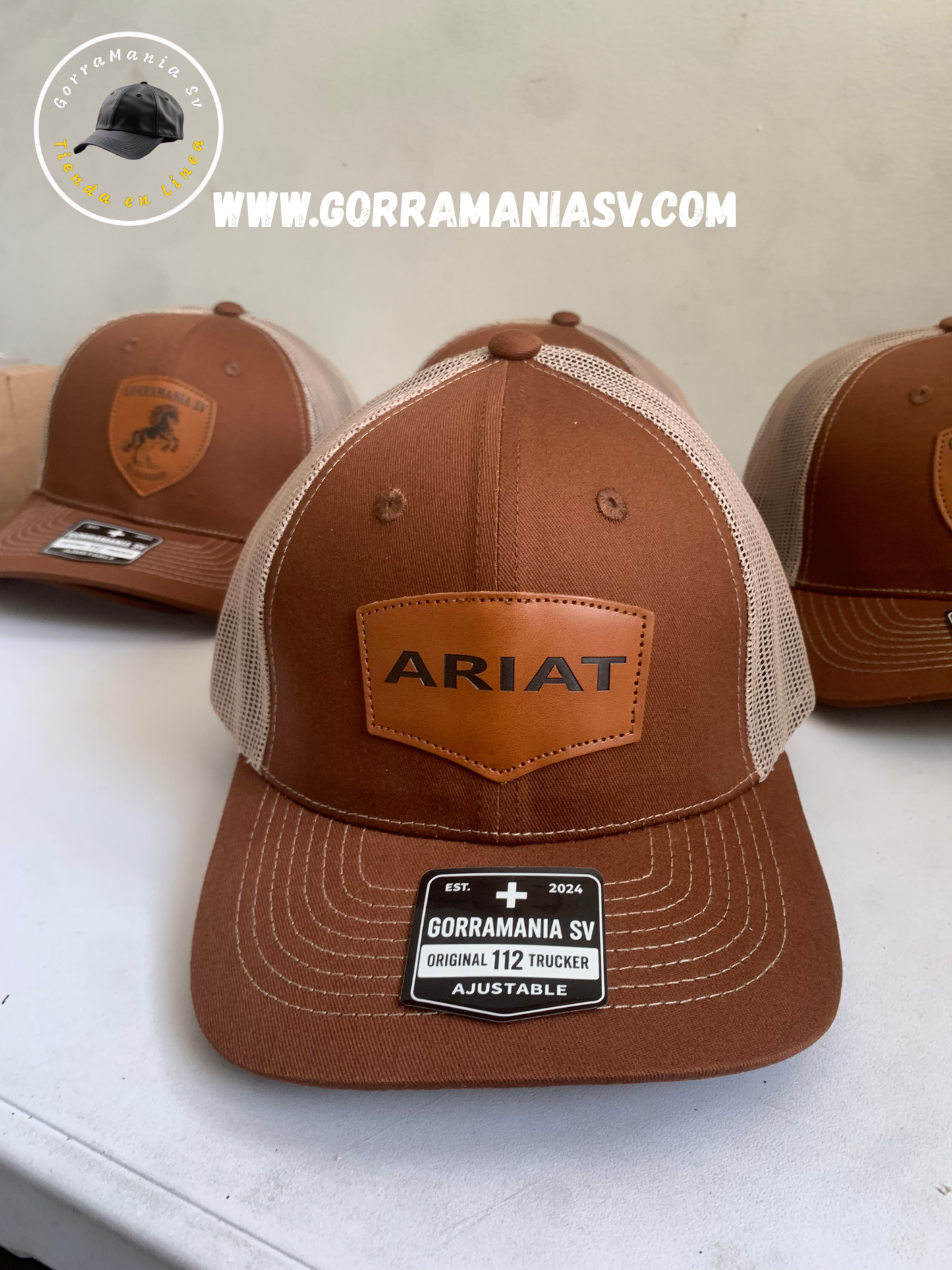 Gorra GorraMania SV Original 112 Trucker - Ariat Leather Patch (Edición El Salvador)