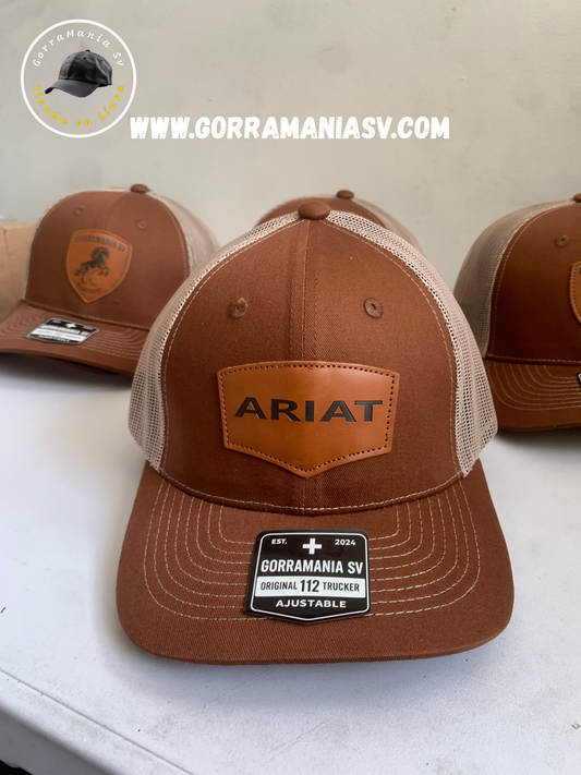 Gorra GorraMania SV Original 112 Trucker - Ariat Leather Patch (Edición El Salvador)