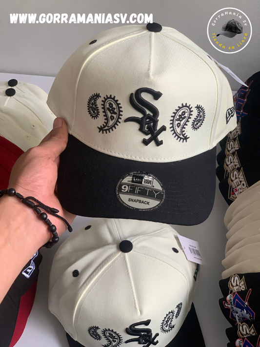 Gorra Chicago White Sox Negra New Era 9FORTY Cursiva & Side Logo