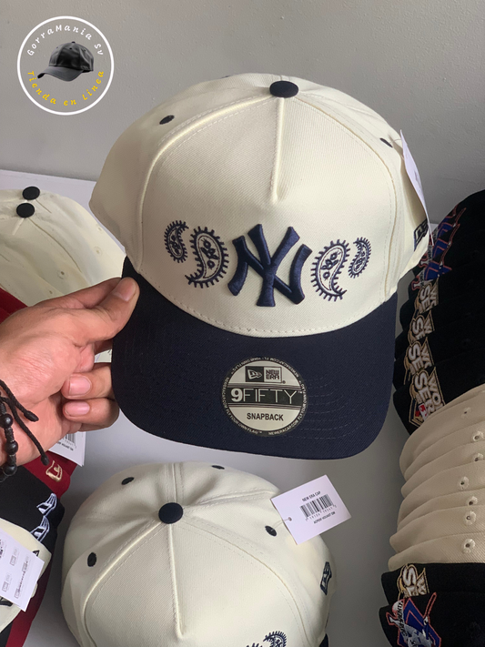 Gorra New Era 9FIFTY New York Yankees - Paisley Collection Cream/Navy